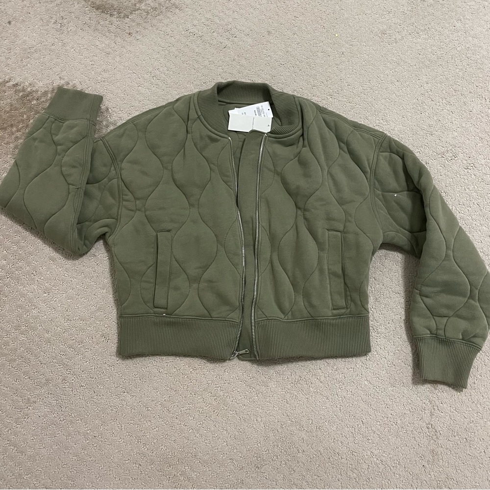 Army Green Abercrombie and Fitch Puffy Cropped Jacket NEW WITH TAGS